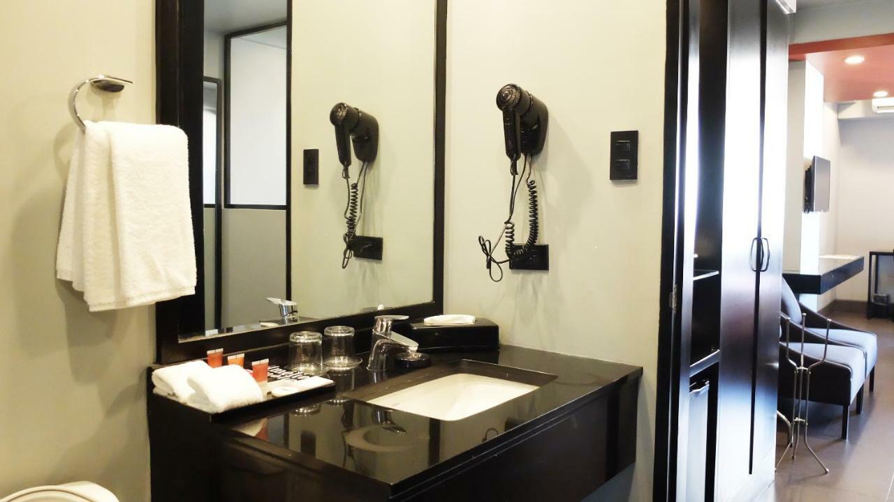 Amelie Hotel Manila Eksteriør bilde